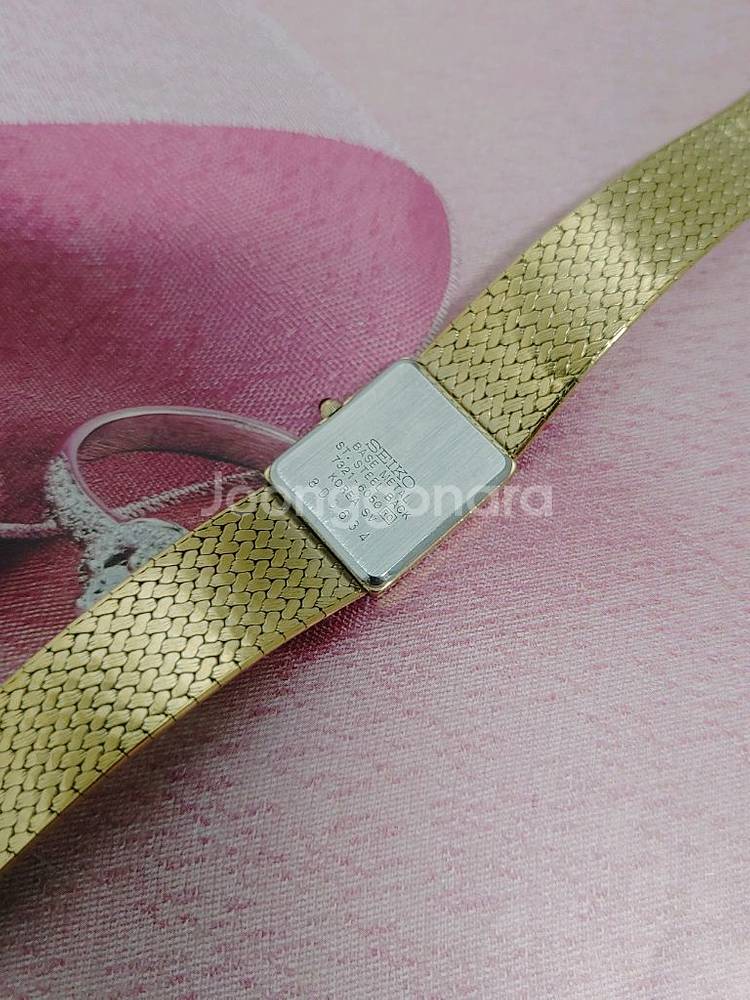 SEIKO 엑셀린 금장메쉬 여성용시계--3