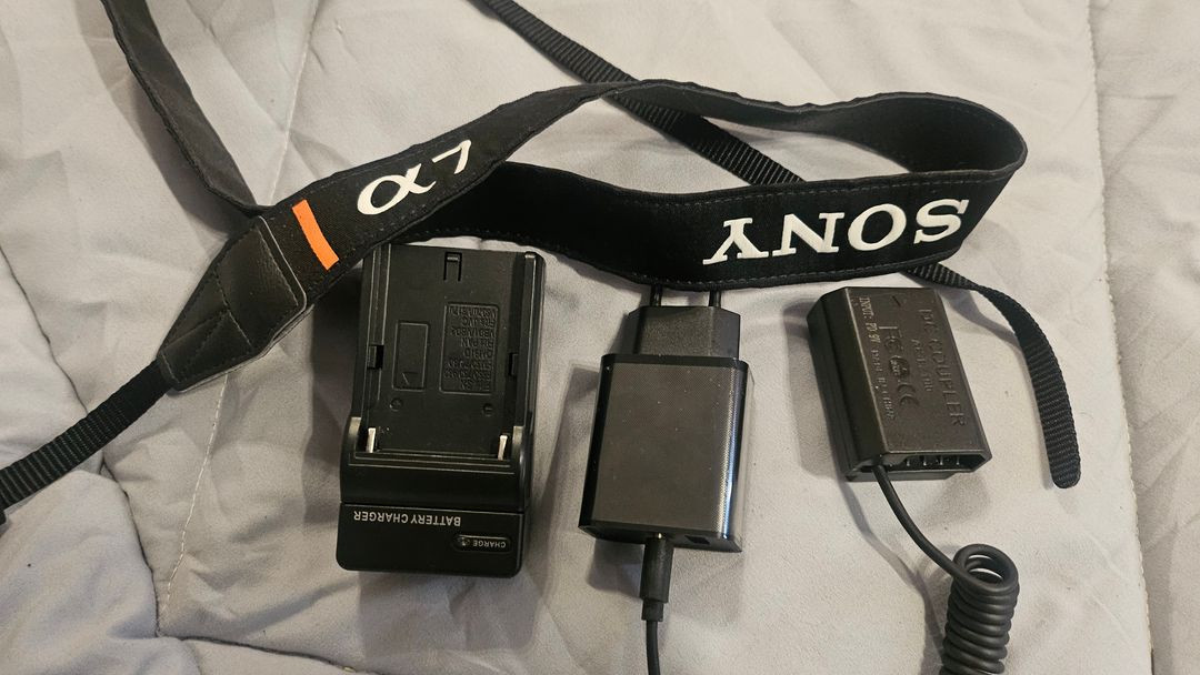 풀프레임 A7M3 카메라 + 24-240mm 렌즈 세트--3