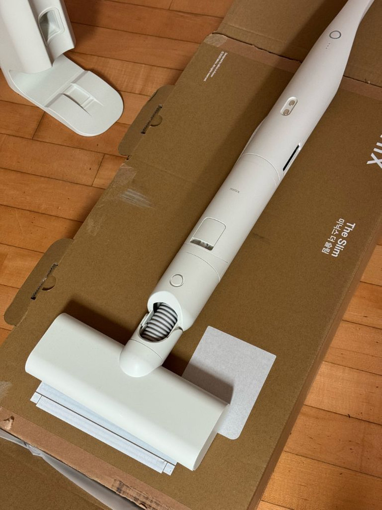 미닉스 더 슬림 무선청소기 1회 사용 제품--3