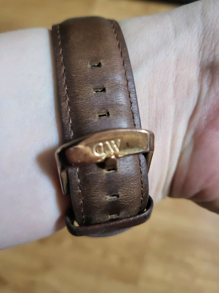 다니엘웰링턴 금장 가죽시계--2