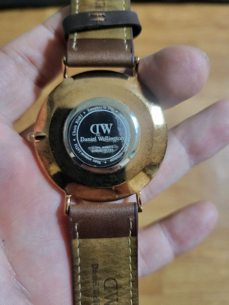 다니엘웰링턴 금장 가죽시계--4