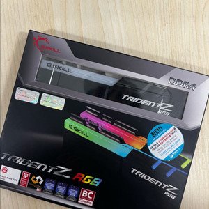 지스킬 DDR4-4400 RGB 메모리 16g(8g*2) 이미지