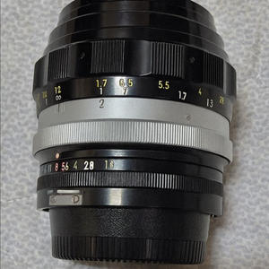 니콘 Nikkor-H 85mm F1.8 올드렌즈