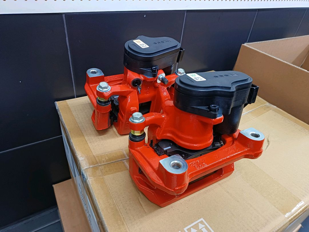 아이오닉5n 브레이크 캘리퍼 앞과 뒤--3