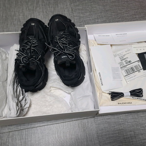 발렌시아가 트랙 40사이즈 블랙 스니커즈