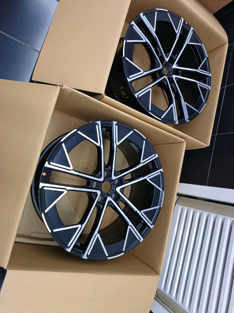 아이오닉 5n 순정 중고 21인치 휠--1