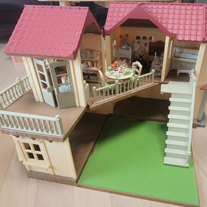 실바니안 이층집