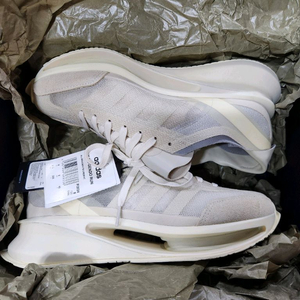 Y-3 겐도 런 스니커즈 IF2024 265사이즈