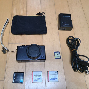 시그마 dp2 카메라 (배터리 3개, 포베온 센서)