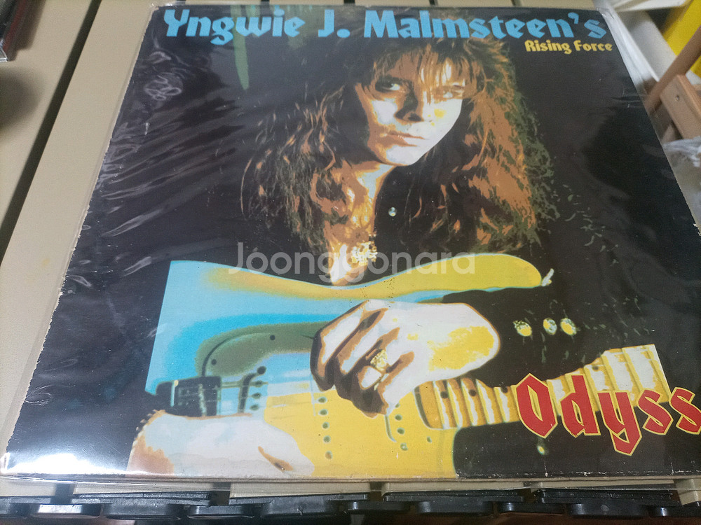 잉베이 맘스틴의 Rising Force LP 음반입니다--0