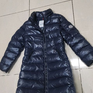 몽클레어 여아 유광 롱패딩 8y