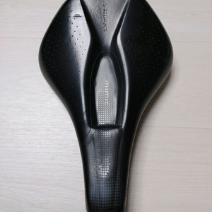 스페셜라이즈드 에스웍스(S-WORKS) 미믹 카본 안장 155 미리 팝니다.(택포11만)