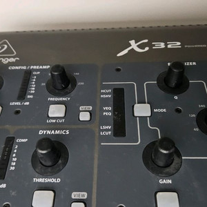 베링거 X32 디지털 믹서