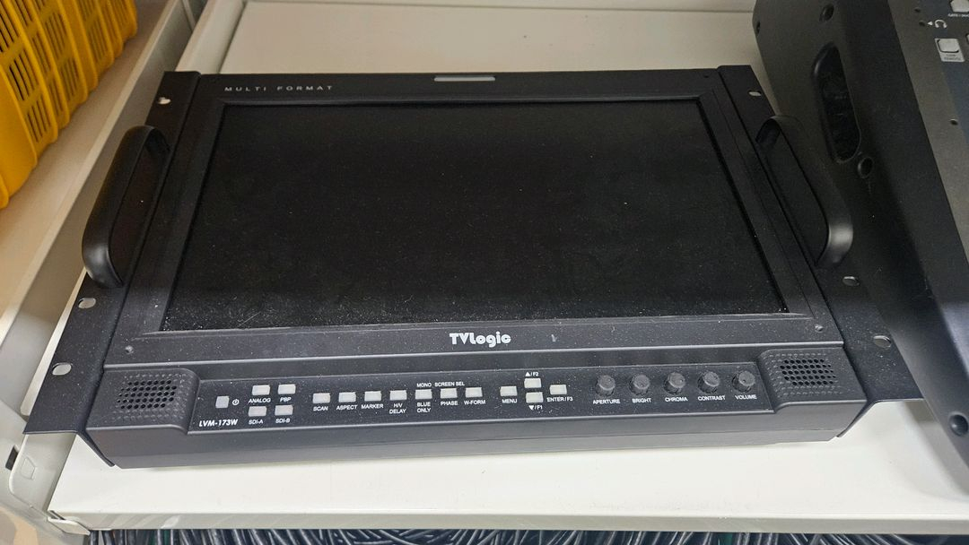 TVlogic LVM-173W-3G LCD 모니터--1
