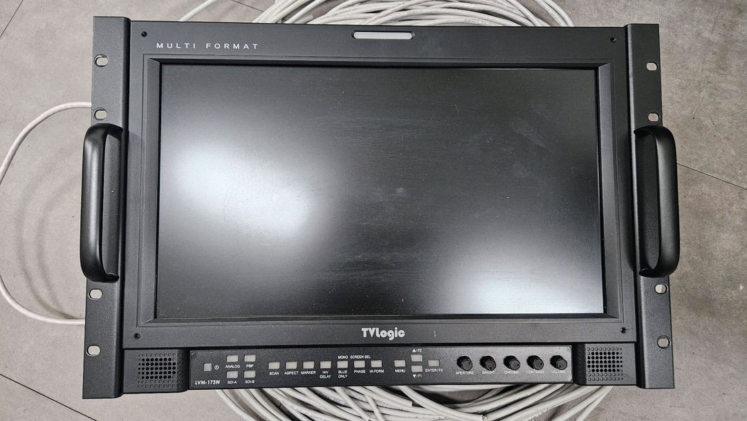 TVlogic LVM-173W-3G LCD 모니터--2