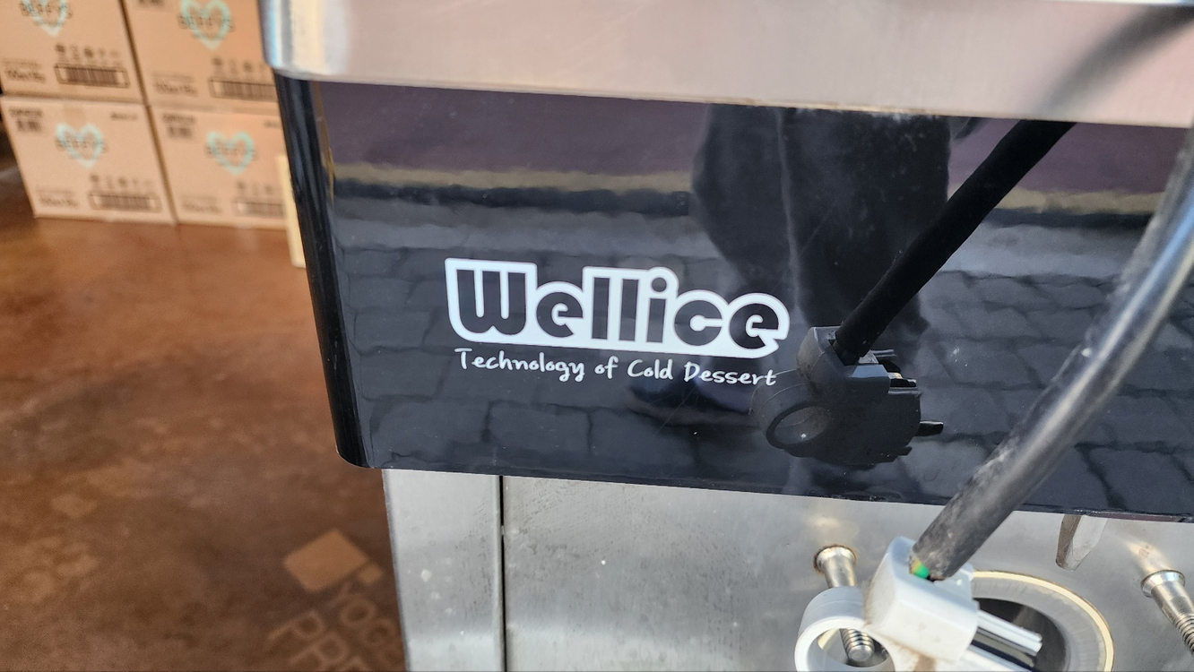 웰아이스 T128 업소용 소프트 아이스크림 기계 테이블형--2