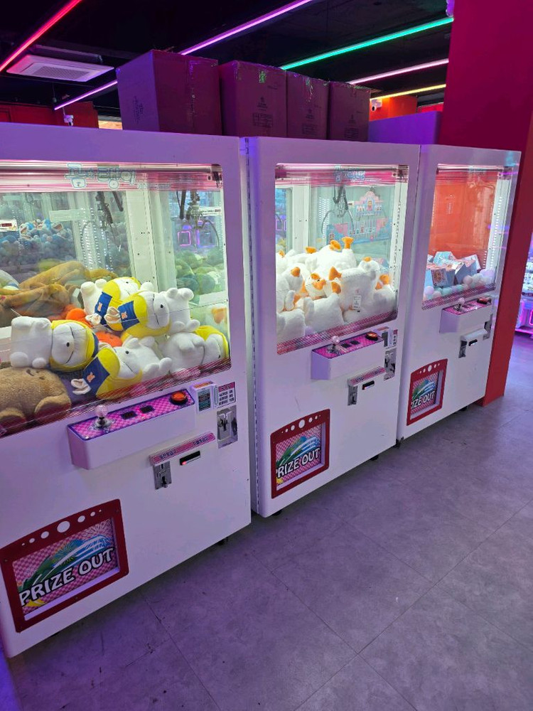 인형뽑기 기계 토이즈팝, 곰탱이 팝니다.--9