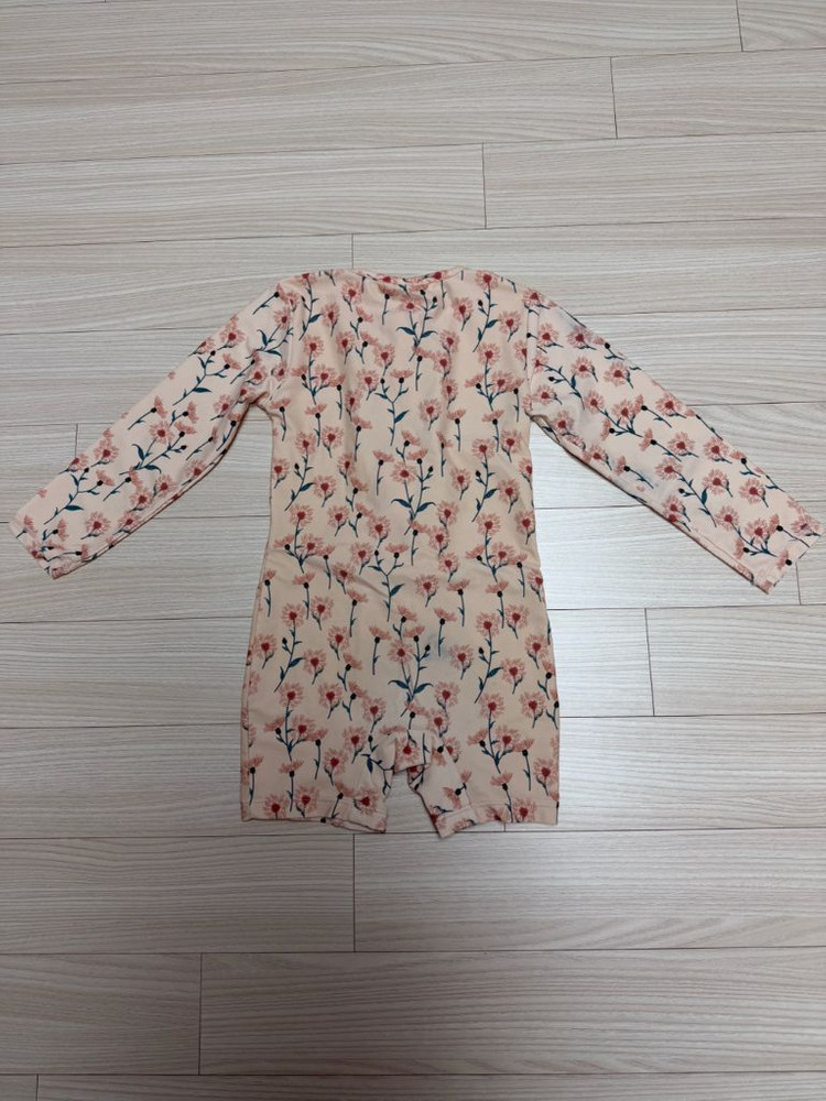 Kuling 쿨링 꽃무늬 스윔슈트 98/104 이미지