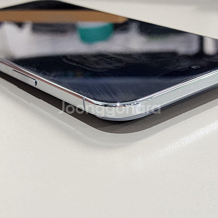 *107만* 아이폰 17에어 아이스블루 256기가 배터리 100% 하자XXX 판매합니다--6