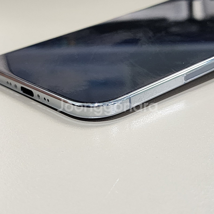 *107만* 아이폰 17에어 아이스블루 256기가 배터리 100% 하자XXX 판매합니다--5