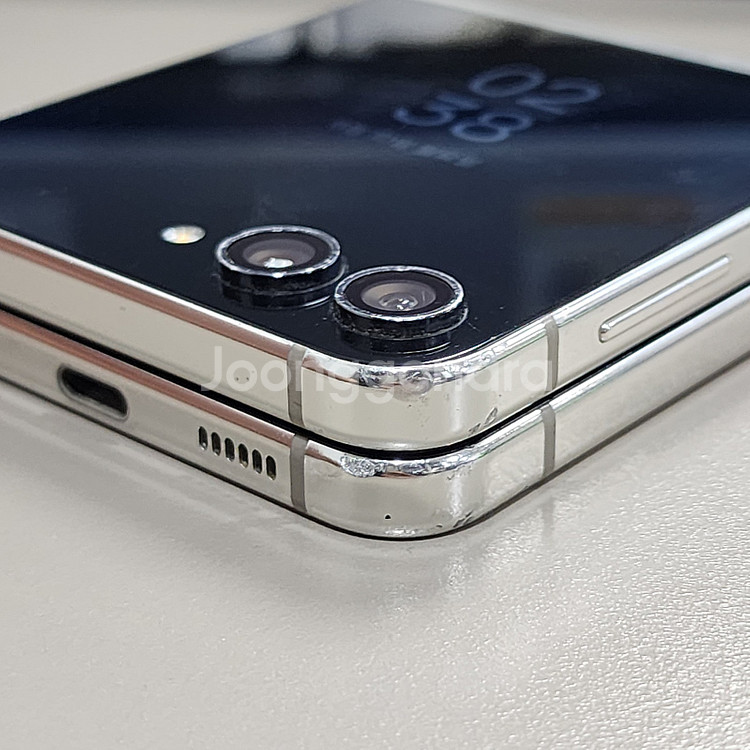 *12만* 갤럭시 Z플립5 화이트 256기가 기능정상 가성비폰 판매합니다--5