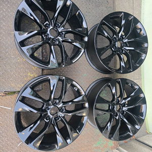 19인치 제네시스 쿠페 순정휠 이미지