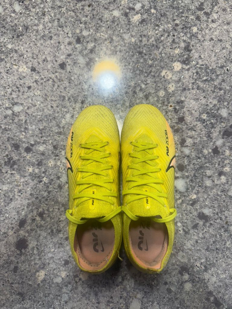 나이키 줌 머큐리얼 베이퍼 13 엘리트 230 축구화 판매합니다 이미지