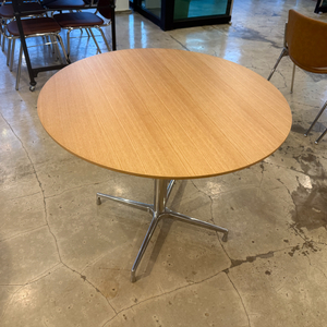 라운드 포멀 테이블 900xH730