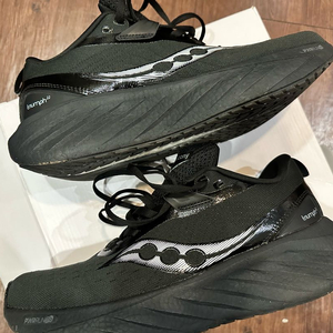 써코니 쿠션화 트라이엄프22 275 이미지