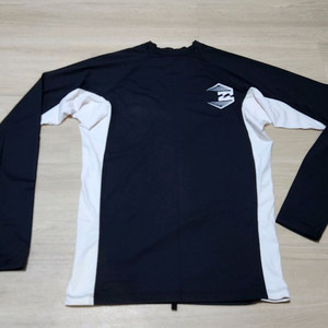 빌라봉 래쉬가드 L사이즈 남성100 팝니다