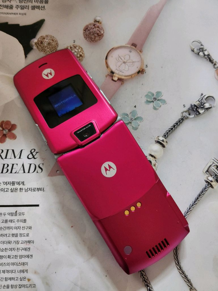 올드폰 모토로라 레이저 ms500 핫 핑크 인스타 인기 이미지