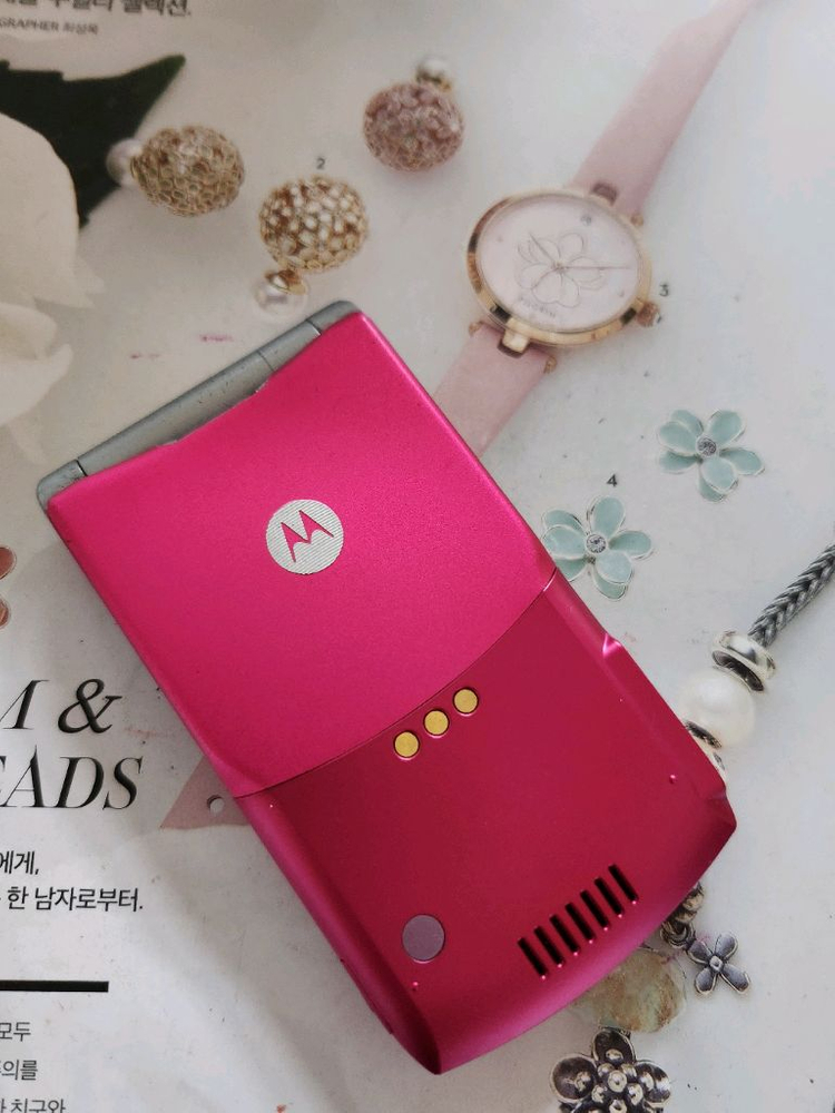 올드폰 모토로라 레이저 ms500 핫 핑크 인스타 인기 이미지