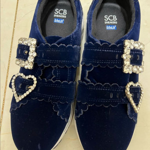 슈콤마보니 운동화 235