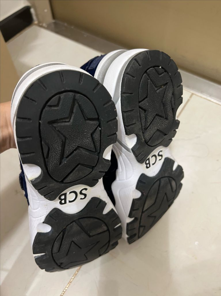 슈콤마보니 운동화 235--2