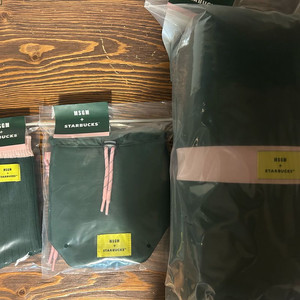 (일괄판매) 스타벅스 MSGM 양말 + 파우치 + 담요
