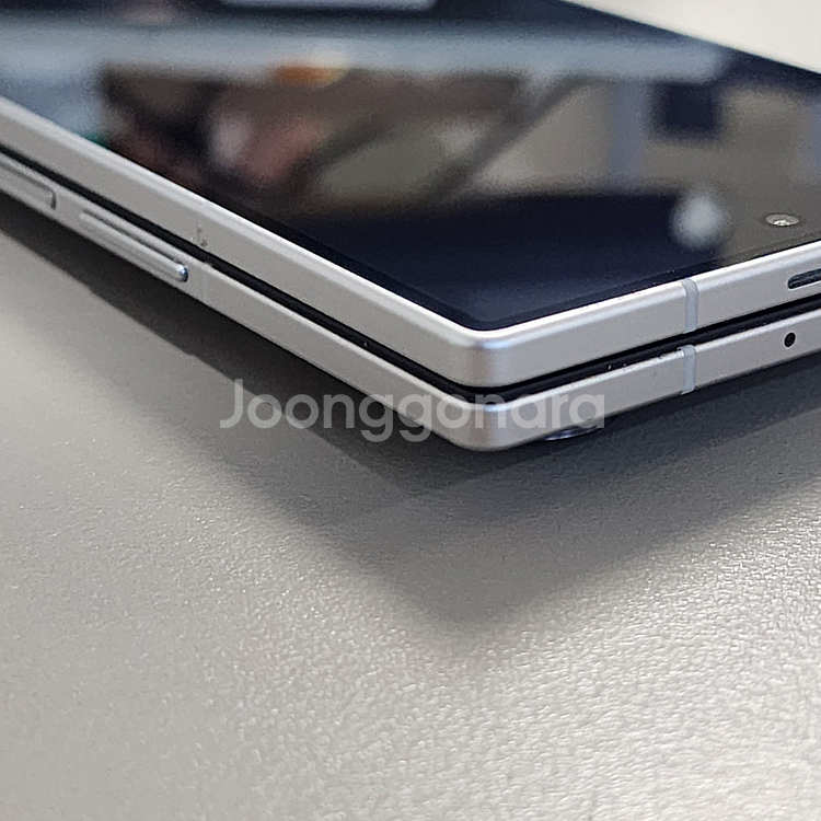 *156만* 갤럭시 Z폴드7 실버색상 256GB 25년 8월개통 깨끗한 S급 단말기 판매합니다--4