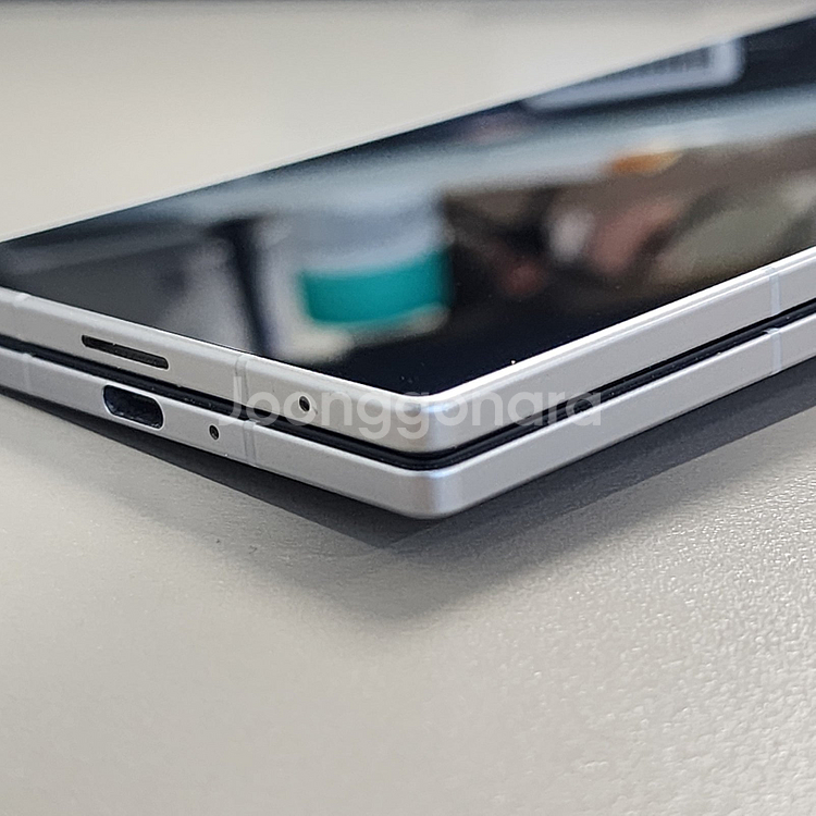 *156만* 갤럭시 Z폴드7 실버색상 256GB 25년 8월개통 깨끗한 S급 단말기 판매합니다--2