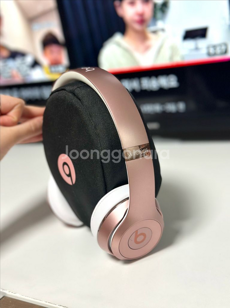 Beats Solo3 비츠솔로 로즈 골드 와이어리스 무선 헤드폰 핑크--2