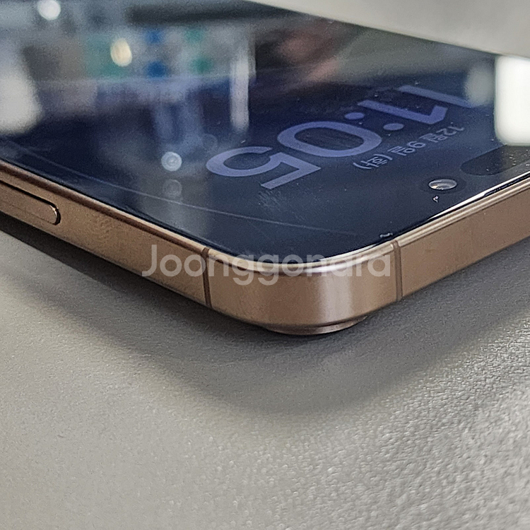 *88만* 아이폰 16프로맥스 512GB 골드 미파손 찰영용 대용량 판매합니다--6