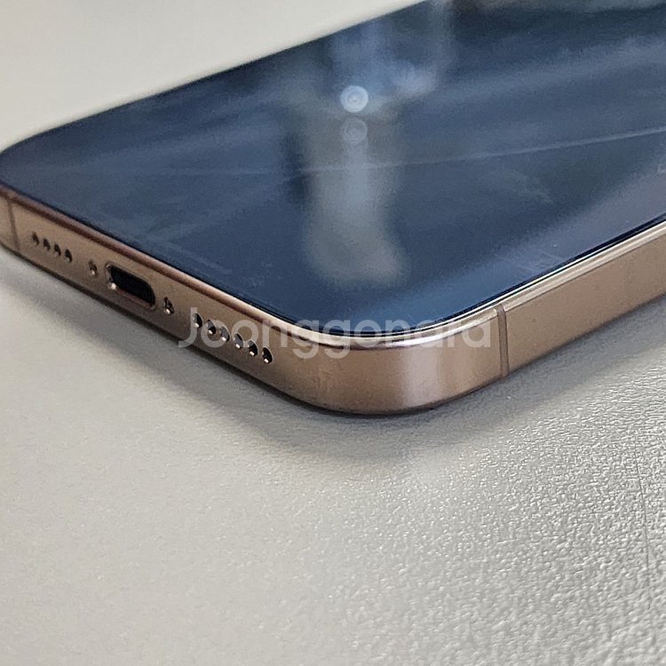 *88만* 아이폰 16프로맥스 512GB 골드 미파손 찰영용 대용량 판매합니다--8