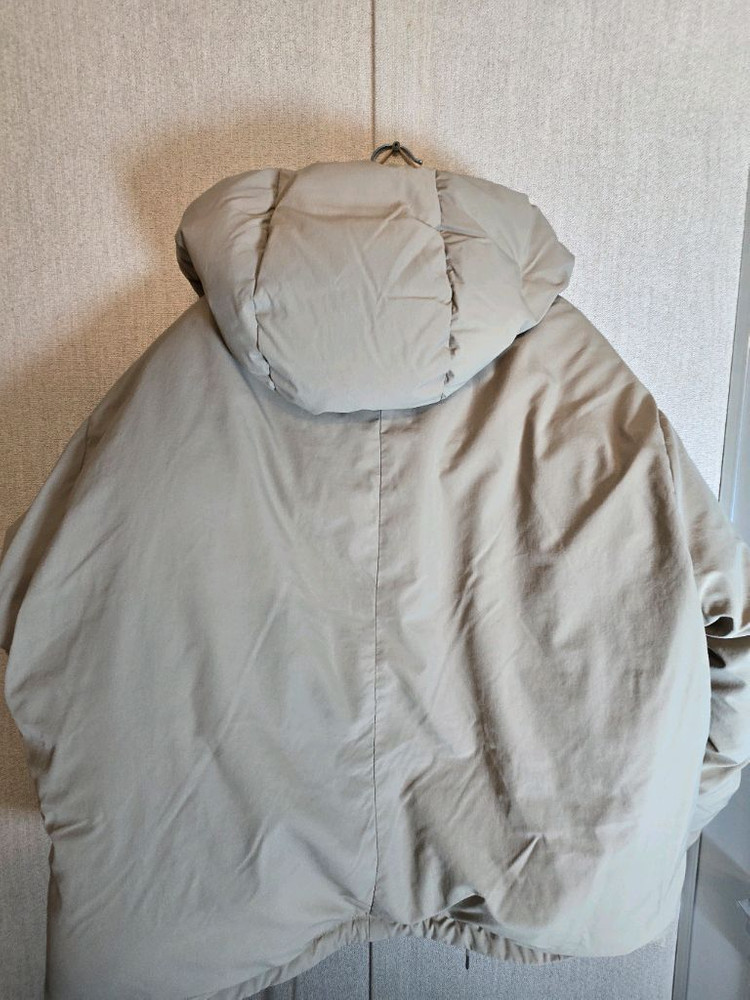 비슬로우 오버사이즈 덕다운 후드패딩 베이지--1