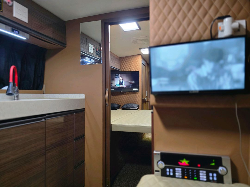 현대 카운티 캠핑카 판매합니다.--7