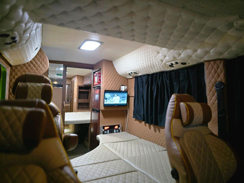 현대 카운티 캠핑카 판매합니다.--9