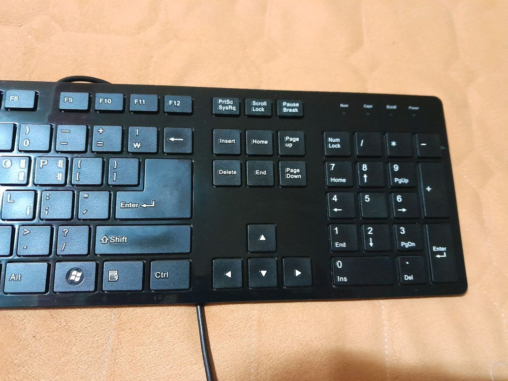 아이락스 키보드 .로지텍게이밍마우스g102 각9000원--5