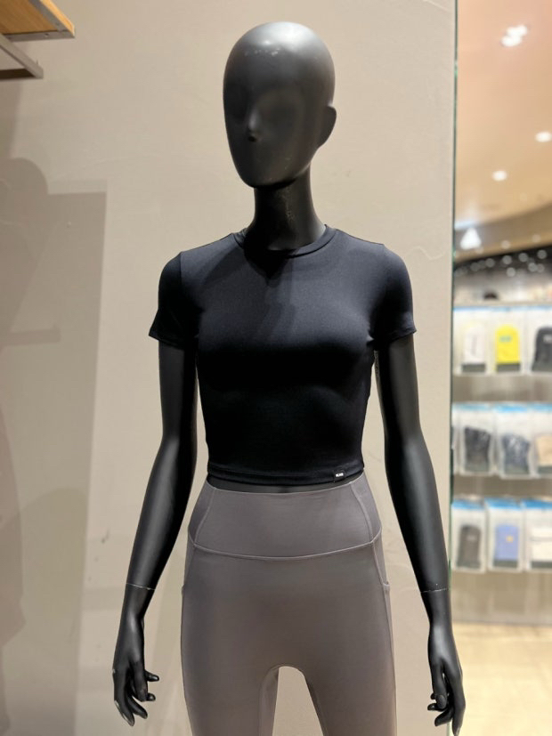 뮬라웨어 크롭 숏 슬리브 블랙 XL 새상품--2