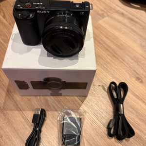 소니 zv-e10 카메라 + 3.5-5.6/16-50 번들 렌즈
