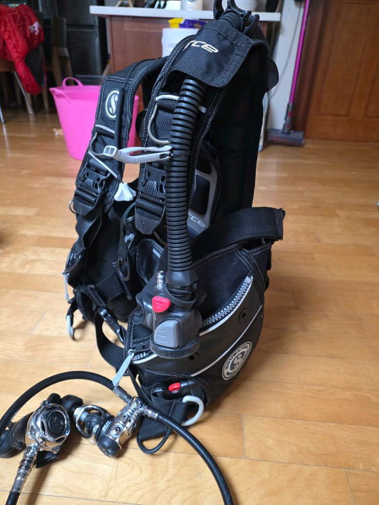 정품 스쿠버프로 A700호흡기 MK25 / 스쿠버프로 X-FORCE BCD / AIR2 팝니다 이미지