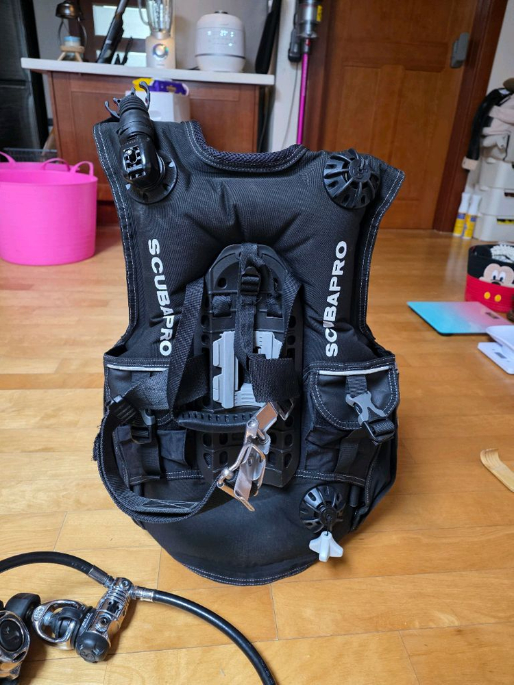 정품 스쿠버프로 A700호흡기 MK25 / 스쿠버프로 X-FORCE BCD / AIR2 팝니다 이미지