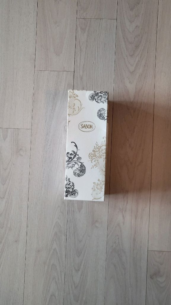 (미개봉)사봉 바디스크럽 60g 3종 키트 기획 (자스민+그린로즈+파츌리라벤더바닐라)박스 안에 3개--4