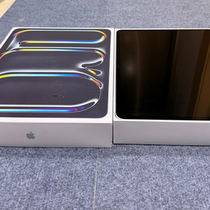 단순개봉 아이패드프로 M5 13 실버 256 wifi 팝니다